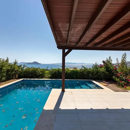 فيلة Splendid Villa With Private Pool And Jacuzzi Near Beach In Bodrum *