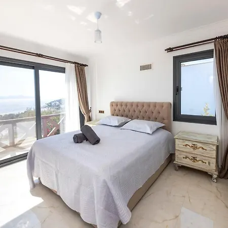 Willa Splendid Villa With Private Pool And Jacuzzi Near Beach In Bodrum Turgutreis